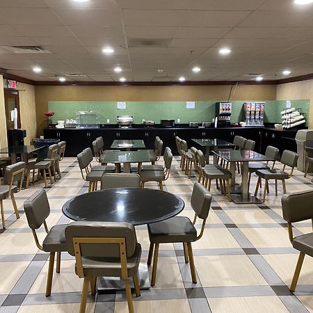 Ramada By Wyndham Rochelle Park Near Paramus Exterior foto